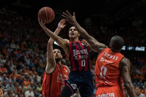F.C. Barcelona presenta oferta por Shane Larkin y Adam Hanga