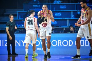 Casademont Zaragoza lo intentó pero no pudo con la intensidad turca (79-84)