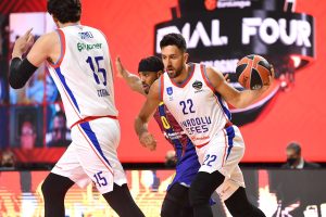 Anadolu Efes reduce al Barça y es campeón de la Euroliga (81-86)