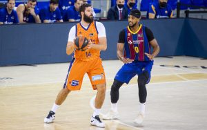 La mejora de Bojan Dubljevic hasta convertirse en el mejor pívot pasador de la ACB