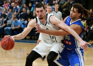 Steve Zack refuerza la zona del Hereda San Pablo Burgos