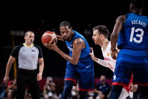 EE.UU. supera a una España inconsistente y carente de más amenazas