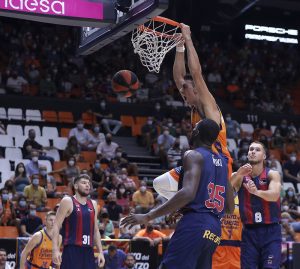 Josep Puerto lidera la revolución de los jóvenes en Valencia Basket