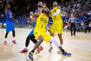 El Barça tambalea en aguas turbulentas