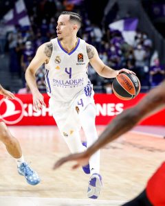 El Madrid pierde en el OAKA tras una mala primera parte