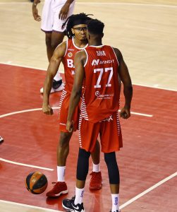 El Baxi Manresa supera con solvencia al Tofas y logra el pase al top 8 de la BCL 85 – 70