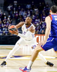 Yabusele, entrega y acierto al servicio del Real Madrid