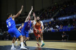 Bojan Dubljevic quiere mantener el título de mejor pívot pasador  por delante de Tomic