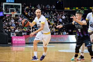 Albert Oliver, el adiós de un base de la vieja guardia