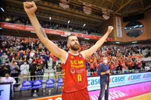 El talento de Radovic se pone en pie… a pesar de Moneke