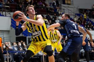 Euroliga (J14) I: Unos Vesely y Kalinic de récord les dan la victoria a sus equipos