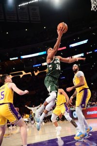 Noche NBA: jornada al ritmo de traspasos y nueva victoria de Suns