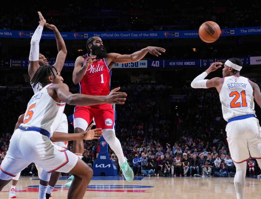Noche NBA: Bucks vencen por uno a Heat. Harden 3 de 3 en Sixers