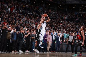 Noche NBA: Dinwiddie lo vuelve a hacer y gana sobre la bocina. Victorias de Suns y Bucks