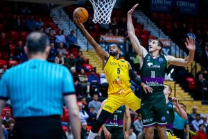 El Unicaja se complica la vida en la BCL tras caer ante el Oostende