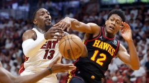 Sin sorpresas en el domingo de Playoffs, ganaron los locales y Chris Paul se lució.