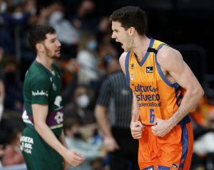 Un Valencia Basket coral se lleva la victoria frente a Unicaja