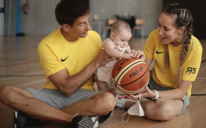 Ser Madre sobre el parquet