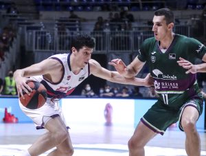 Baskonia sobrevive y vence a Unicaja al ritmo de Fontecchio (72-73)