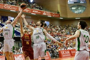 Ribas y Tomić secan al UCAM en el último cuarto (71-83)