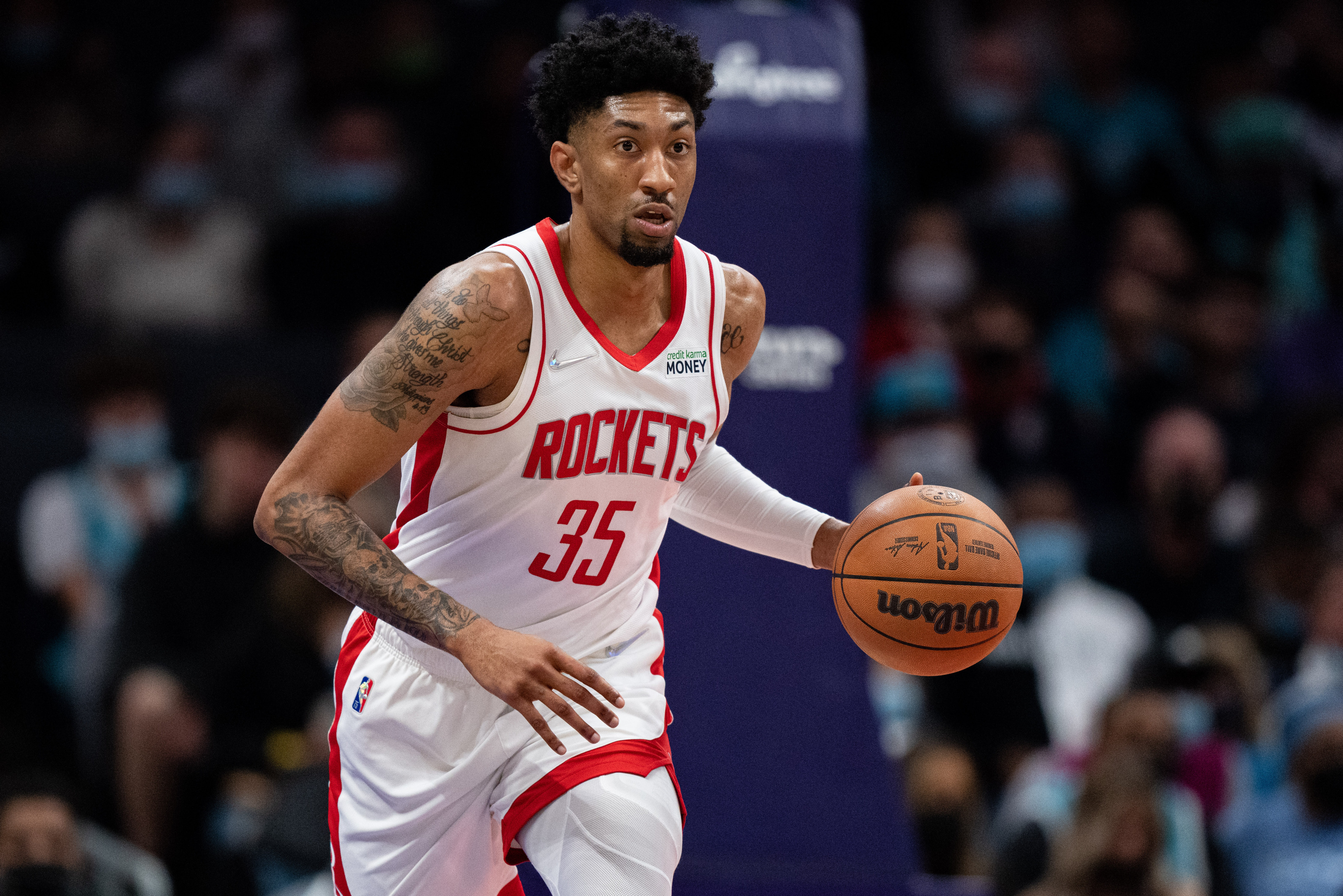 Around NBA: Christian Wood llega a Mavs; Lillard quiere a Ayton, Anunoby y Collins