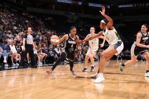 Week VIII: Sky escala al liderato con Tina Charles aterrizando en Storm