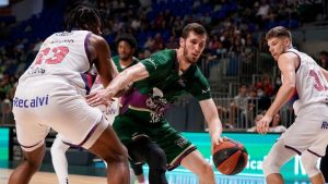 Rubén Guerrero sale de Málaga y firma con el Monbus Obradoiro