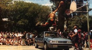 Viaje por pistas de streetbasket: no hay equipos, tampoco horarios. Todos son bienvenidos