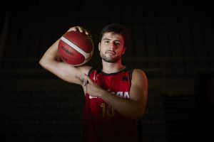 MERCADO LEB ORO: G. Martínez y Lundqvist nuevo destino. A. Hernández y Gilbert renuevan.