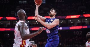Nikola Milutinov no jugará los dos primeros partidos del Eurobasket con Serbia
