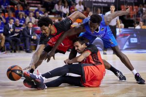 Coviran Granada, debut soñado y victoria para la historia en Fuenlabrada (81-83)