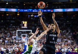 Dos triples de Lo sellan la victoria alemana tras dos prórrogas ante Lituania