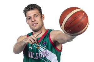 Mike Brown: “¿Vezenkov? Le invitamos a venir, pero tenía otros compromisos en verano”