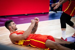 España consigue doblegar a Turquía dominando el rebote