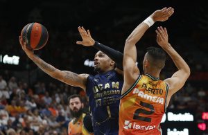 UCAM Murcia complica la existencia a Valencia Basket