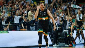 Baskonia se lleva el derbi vasco en un partido de alto voltaje (70-81)