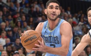 Santi Aldama explotó en su debut como titular en la NBA