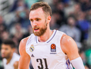 El Real Madrid sobrevive a un mal partido contra el Panathinaikos