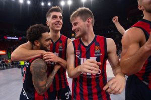 Viento en popa de la mano de Howard