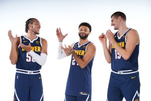 Denver Nuggets 2023-2024: miran a todos desde la cima de las montañas rocosas