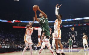 Hawks se lleva el primero ante Bucks en los Abu Dhabi Games de pretemporada