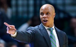 Suspenden por mala conducta a Rob Murphy, asistente del gerente general de los Pistons