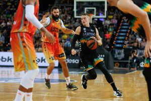 El tiro exterior mantiene a Bilbao Basket invicto en Liga Endesa