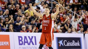 Adam Waczynski, renovado hasta final de temporada