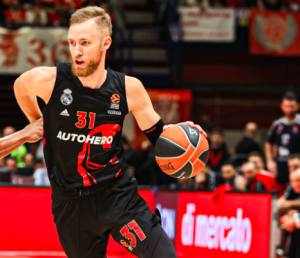 El Madrid de Chus Mateo se reivindica en Milán (77-83)