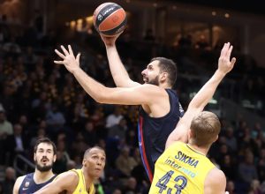Mirotic vuelve por la puerta grande en el triunfo del Barça ante el ALBA
