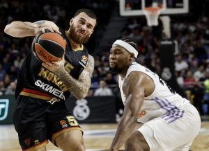 Mike James hizo el milagro y el AS Mónaco cortó la racha del Real Madrid