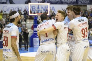 Obradoiro impone su ley en el Fontes do Sar