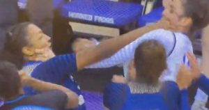 Batalla campal en un partido deja ocho jugadoras expulsadas