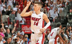 Tyler Herro pulverizó récords con una actuación fantástica